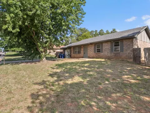 3413 E Noble Dr, Edmond, OK 73034 photo 2