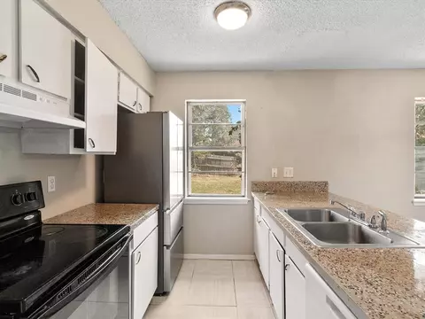 3413 E Noble Dr, Edmond, OK 73034 photo 9