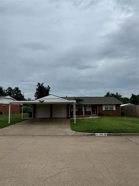104 Barbara Dr, Edmond, OK 73013