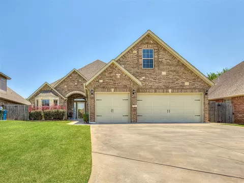 908 Covington Ln, Midwest City, OK 73130