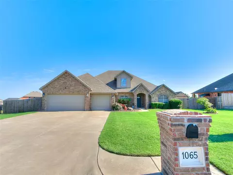 1065 Skyline Blvd, Edmond, OK 73025