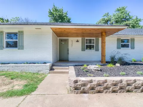 5361 Lakeview Dr, Harrah, OK 73045 photo 2