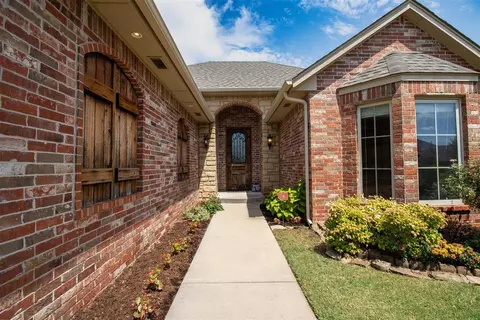 3816 Montclair Dr, Edmond, OK 73013