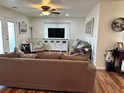 131 Lakeside Dr, Altus, OK 73521 photo 3