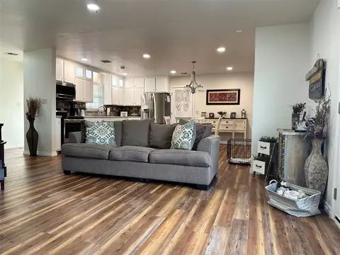 131 Lakeside Dr, Altus, OK 73521 photo 2