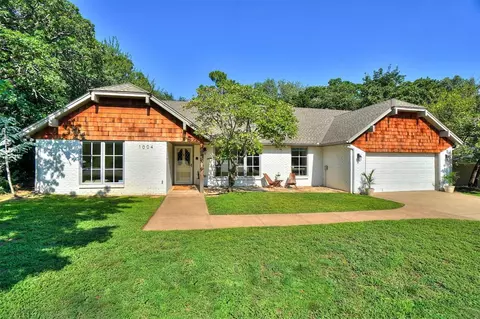 1004 Mary Lee Ln, Edmond, OK 73034