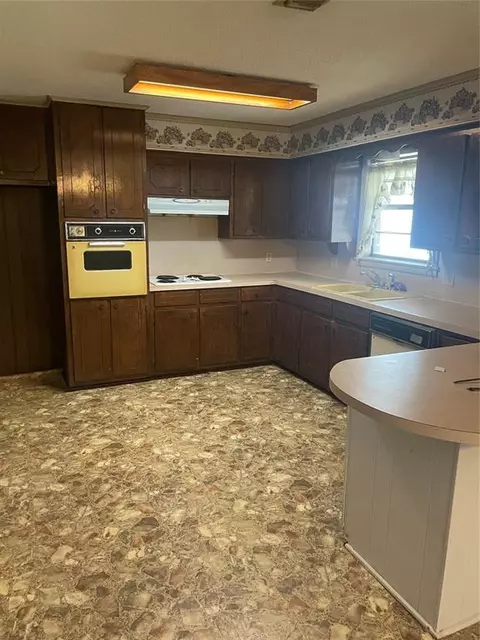 103 La Nora St, Broken Bow, OK 74728 photo 7