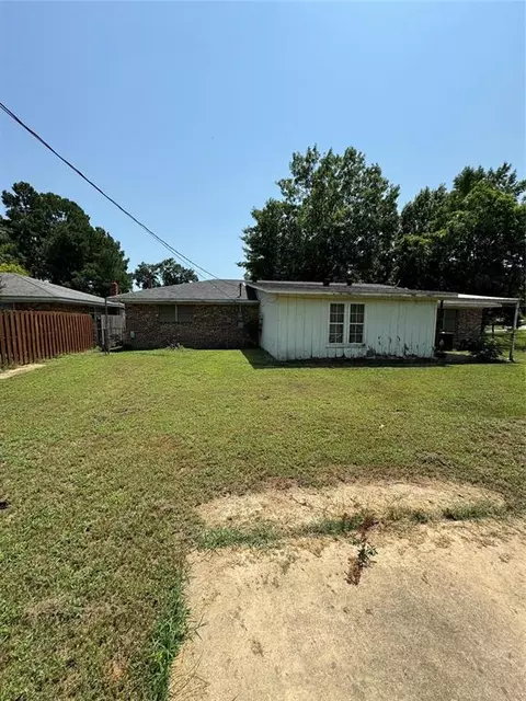 103 La Nora St, Broken Bow, OK 74728 photo 3