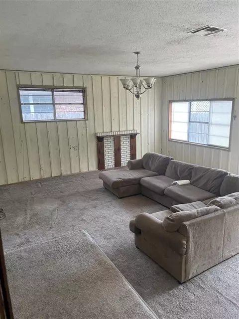 103 La Nora St, Broken Bow, OK 74728 photo 9