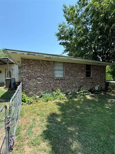 103 La Nora St, Broken Bow, OK 74728 photo 2