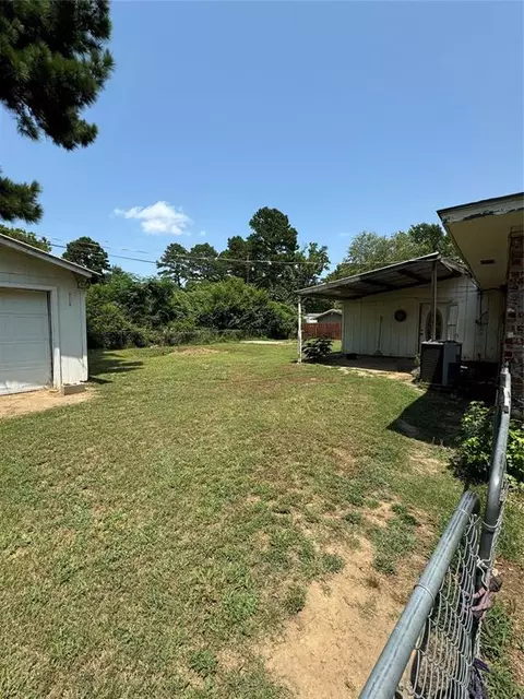 103 La Nora St, Broken Bow, OK 74728 photo 4
