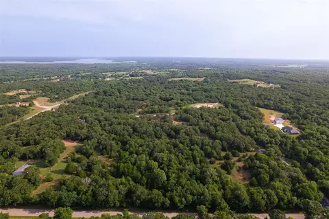 15733 E Imhoff Rd, Norman, OK 73026