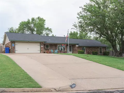 3305 Lookout Dr, Enid, OK 73701