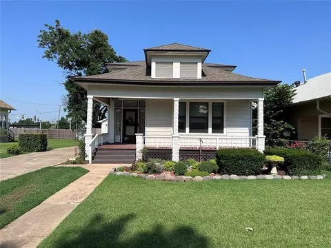 1204 S Barker Ave, El Reno, OK 73036