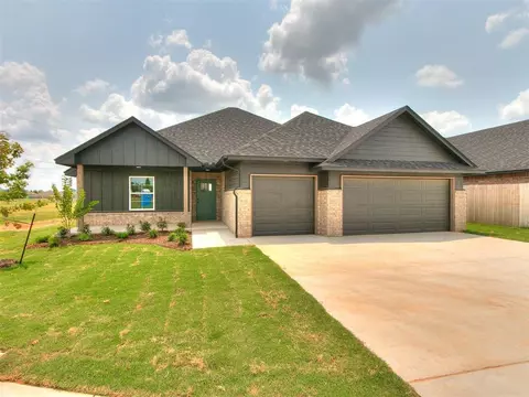 9004 NW 74th St, Yukon, OK 73099