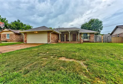 2324 N Nail Pkwy, Moore, OK 73160
