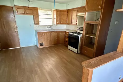 21102 E 1460 Rd, Lone Wolf, OK 73655 photo 3