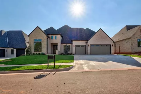 2917 Flycatcher Dr, Edmond, OK 73012