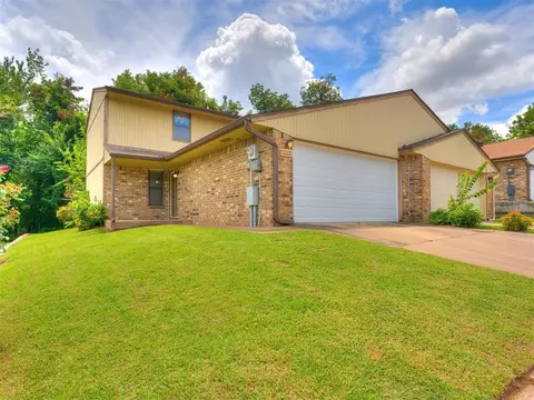 3024 Stonepoint Dr, Edmond, OK 73034
