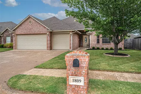1809 Woody Ln, Edmond, OK 73003