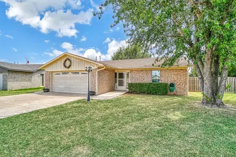 1704 Harding Ave, Altus, OK 73521