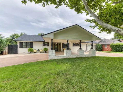 320 E 9th St, Edmond, OK 73034