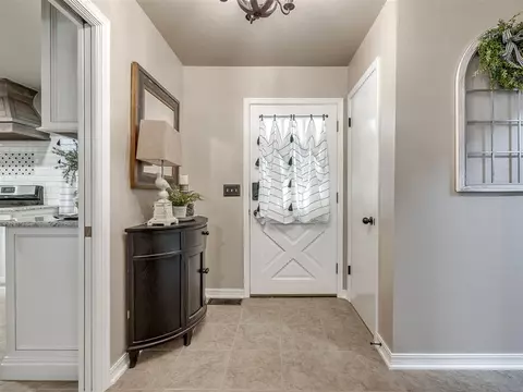 320 E 9th St, Edmond, OK 73034 photo 3