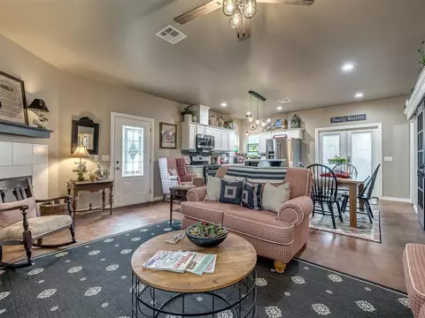 320 E 9th St, Edmond, OK 73034 photo 37