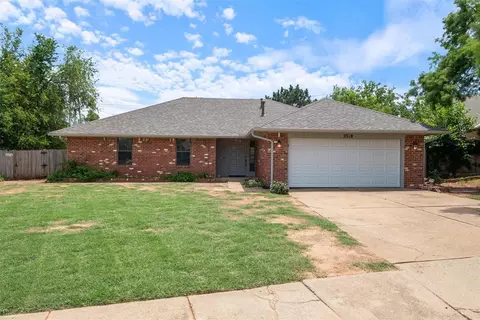 2318 Ripple Creek Ln, Edmond, OK 73012