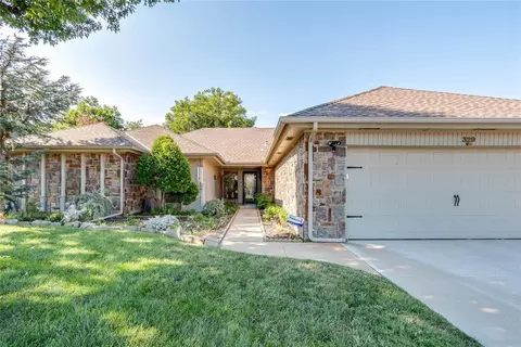 329 Carlsbad Ct, Yukon, OK 73099