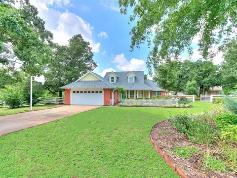 501 Pleasant Oaks Cir, Edmond, OK 73034
