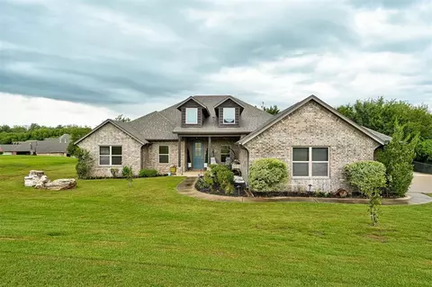 13531 Shady Pine Cir, Edmond, OK 73025