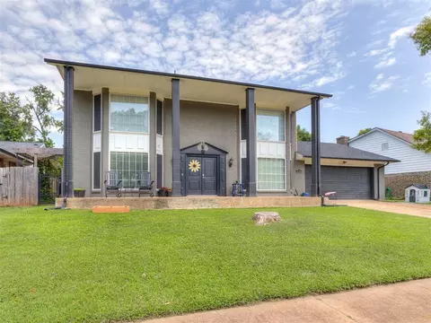 2713 Winding Creek Cir, Norman, OK 73071