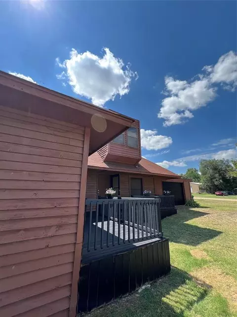 300 Burns St, Morrison, OK 73061 photo 2