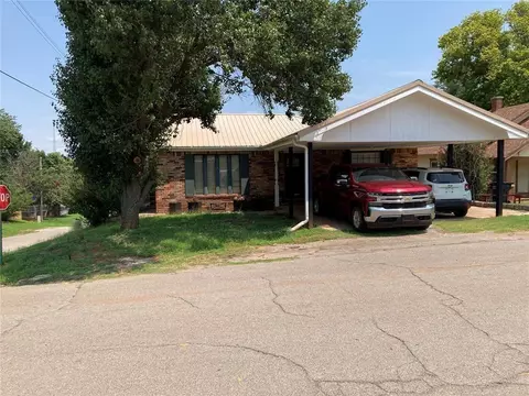123 W Cedar St, Binger, OK 73009