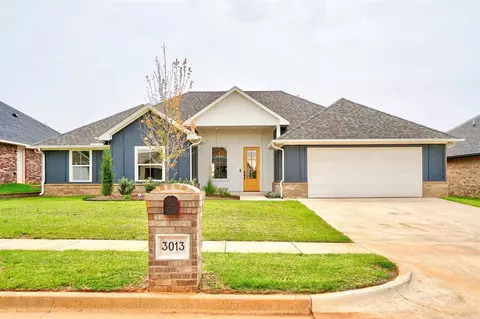 3013 Hollow Crest Ln, Norman, OK 73071