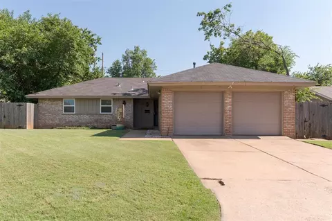 5504 NW 67th St, Warr Acres, OK 73132