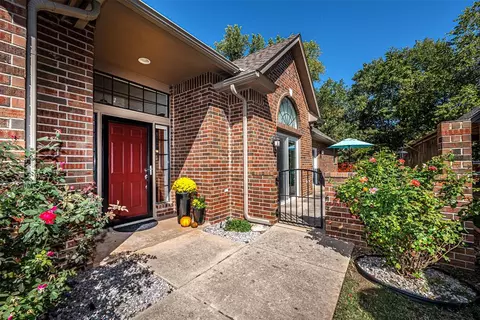 1109 Pinehurst Dr, Norman, OK 73072