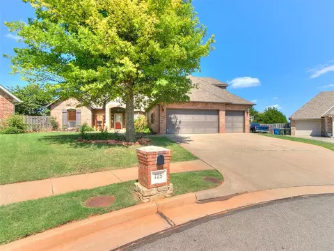 725 Secretariat Ln, Edmond, OK 73025