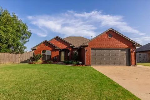 10400 NW 42nd St, Yukon, OK 73099