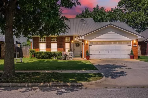 2312 Buckhorn Dr, Norman, OK 73072