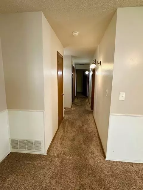 3713 N Riverside Dr, Bethany, OK 73008 photo 5