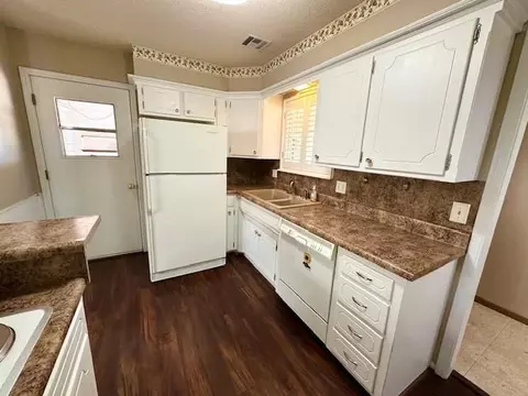 3713 N Riverside Dr, Bethany, OK 73008 photo 17