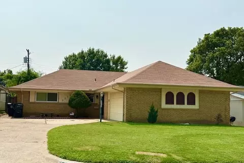 3713 N Riverside Dr, Bethany, OK 73008