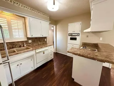3713 N Riverside Dr, Bethany, OK 73008 photo 18