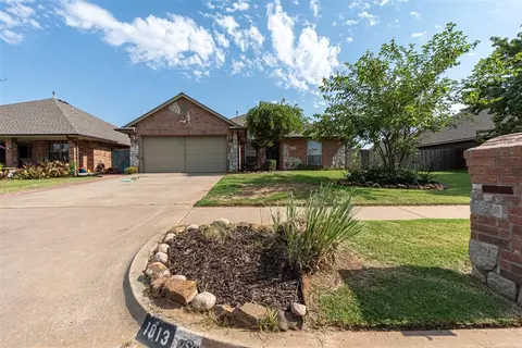 1813 SW 31st St, Moore, OK 73160