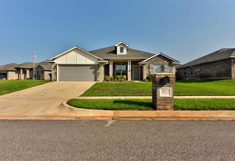 3823 Manderly Pl, Norman, OK 73026