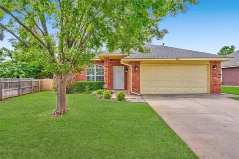 1976 Mill Hollow Rd, Edmond, OK 73012