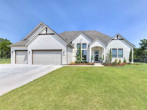 8302 Robin Way, Guthrie, OK 73044