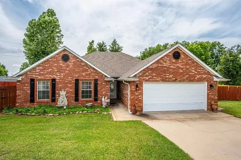 314 NE 15th St, Blanchard, OK 73010